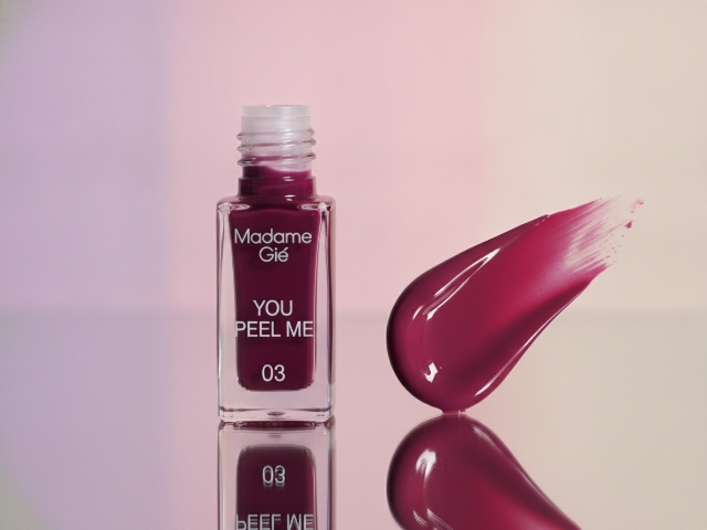 (90)NA11240700067 Madame Gie You Peel Me 03