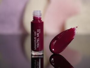 (90)NA11240700067 Madame Gie You Peel Me 03